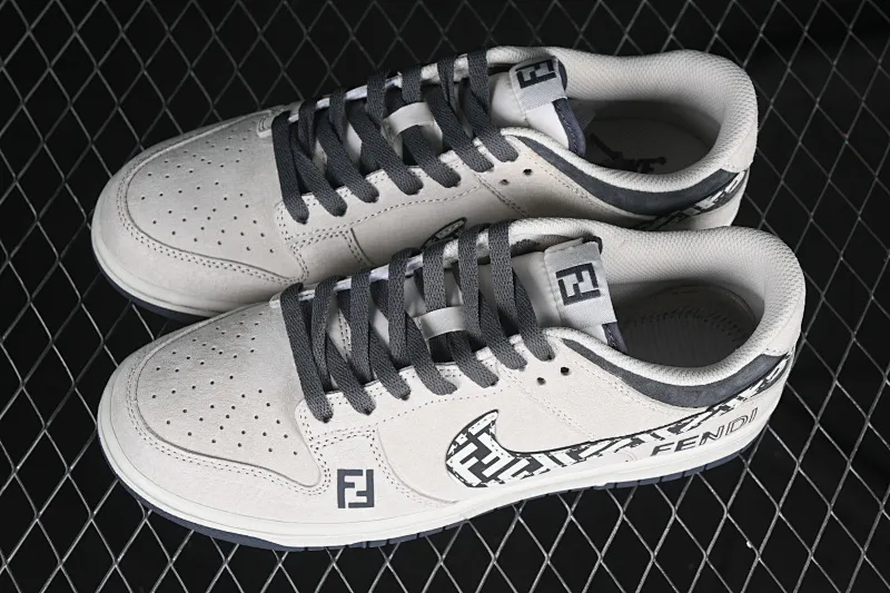 All categories Nk SB Dunk Series Nk SB Dunk Low High-end customized low-top sneakers Nk SB Dunk Low Fendi co-branded Presbyopia hook Anniversary high-end customized low-top casual sneakers DJ2024-046